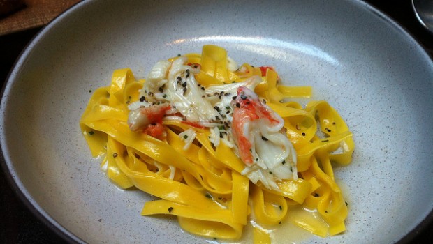 Pasta con la polpa di granchio: la ricetta per un primo piatto delicato e veloce