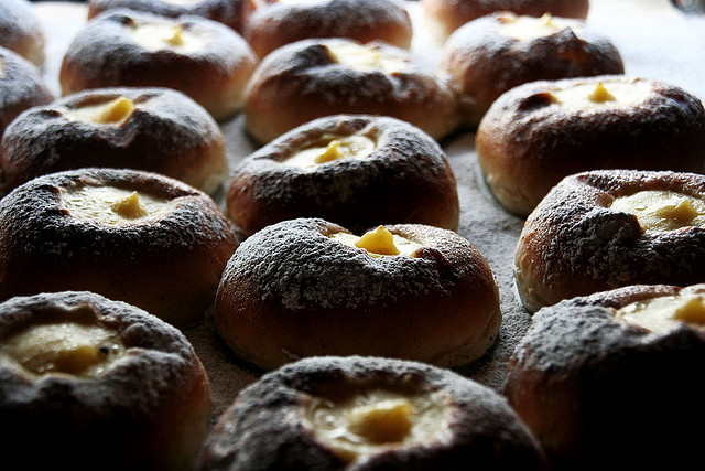 I bomboloni alla crema con la ricetta di Carnevale