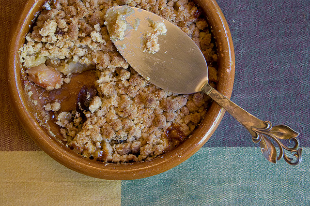 Crumble di banane e cioccolato: la ricetta per un dessert sfizioso