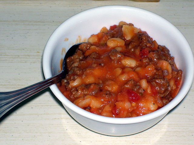 Come preparare i fagioli e salsiccia in umido