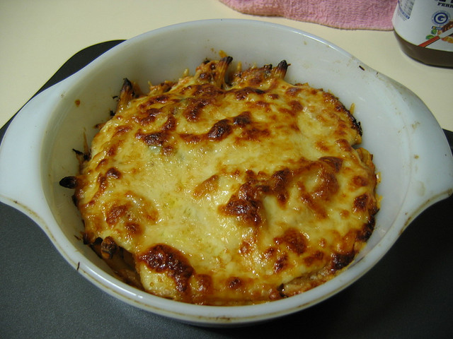 I maccheroni al forno gratinati con la ricetta facile