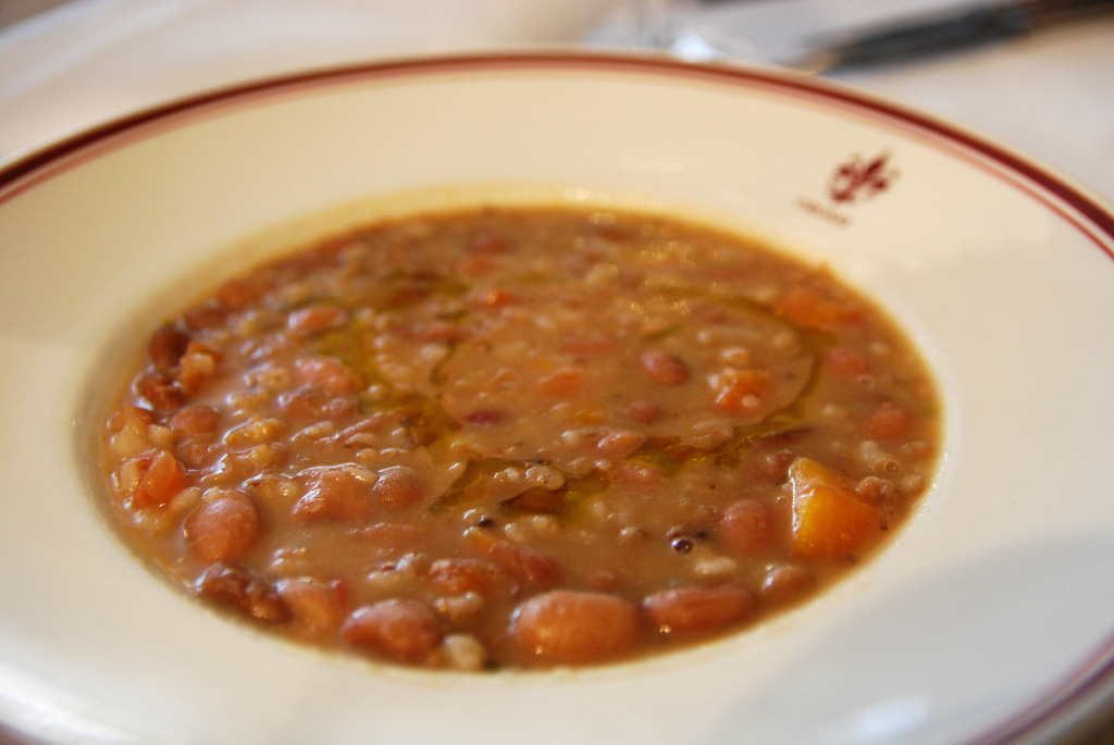 Zuppa fagioli e carote: la ricetta light e sfiziosa