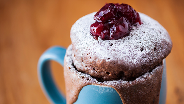 Mug cake di Jennifer Lee: un utilissimo manuale per fare le torte in tazza