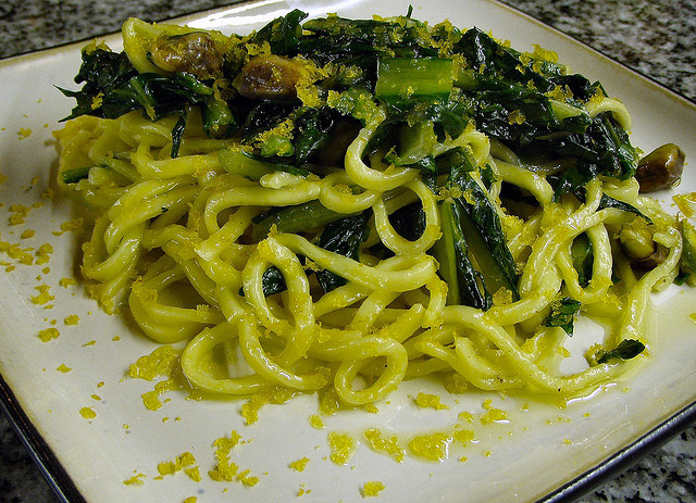 Ecco la pasta con cicoria e funghi