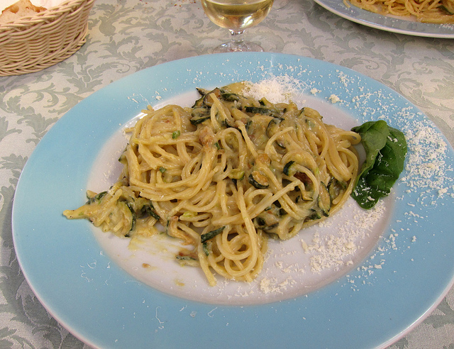 I tagliolini al limone con la ricetta di Simone Rugiati