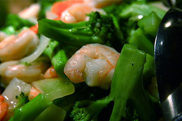 I broccoli e gamberi nella ricetta del secondo piatto light