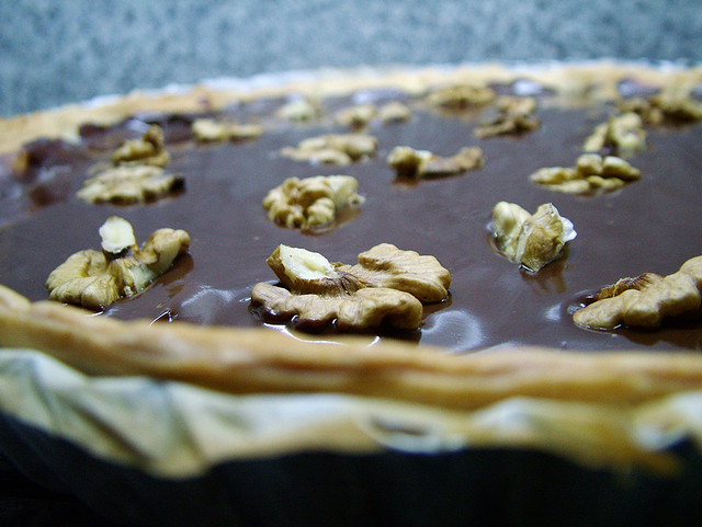 Come fare la crostata con frutta secca e cioccolato per una carica di energia