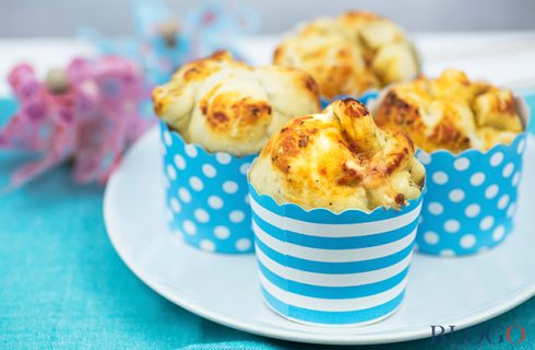 La fotoricetta dei muffin pizza per grandi e bambini