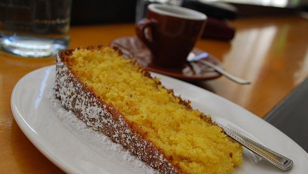 La torta all’arancia e limone con la ricetta per il Bimby