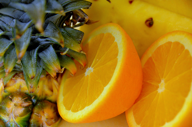 La macedonia di arance e ananas con la ricetta facile e veloce