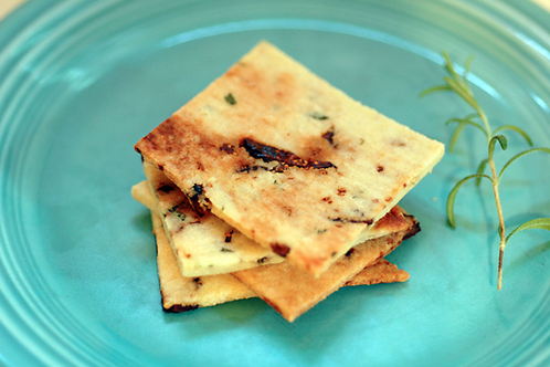 Cracker fatti in casa: la ricetta facile e veloce con il Bimby