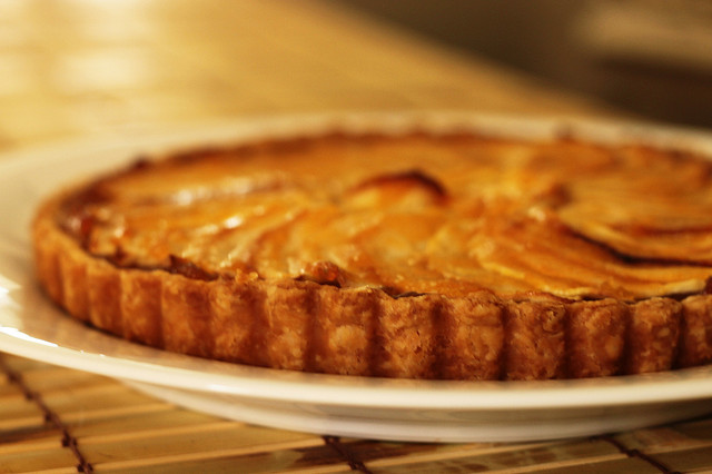 La crostata di mele con crema al limone con la ricetta semplice