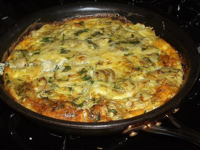 La frittata ai carciofi e funghi con la ricetta facile e veloce