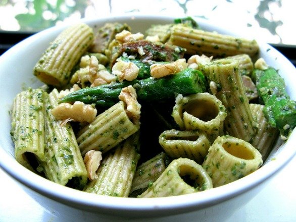 Come usare gli asparagi in 5 ricette di pasta
