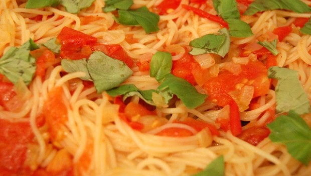 Spaghetti al pomodoro: la ricetta secondo Carlo Cracco