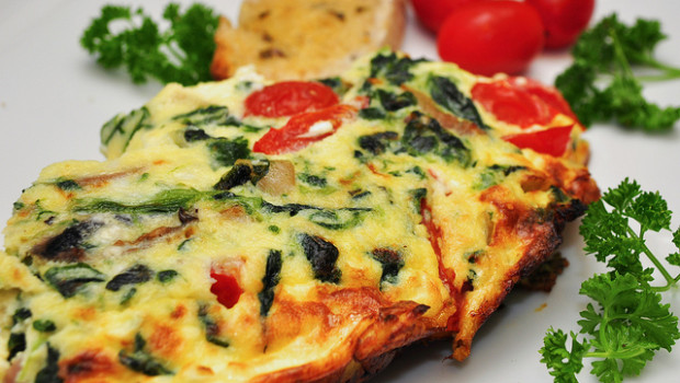 La frittata al forno con verdure miste per una cena sfiziosa
