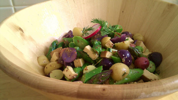 Come preparare l&#8217;insalata di asparagi e patate