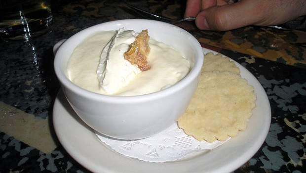 La mousse al limone senza panna per un dessert leggero