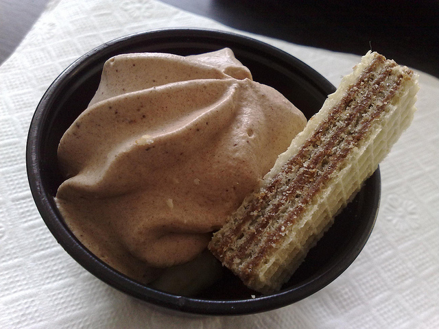 La mousse di ricotta e cioccolato fondente per il dessert di fine pasto