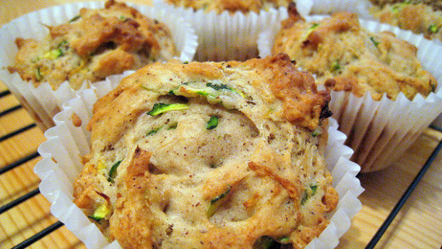 I muffin con zucchine e pancetta perfetti per il pranzo all’aperto