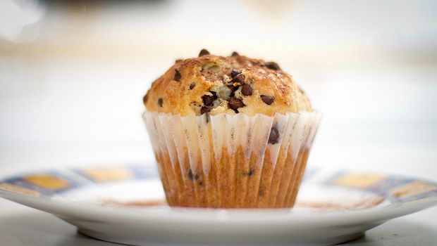 I muffin arancia e cioccolato vegan perfetti per la colazione