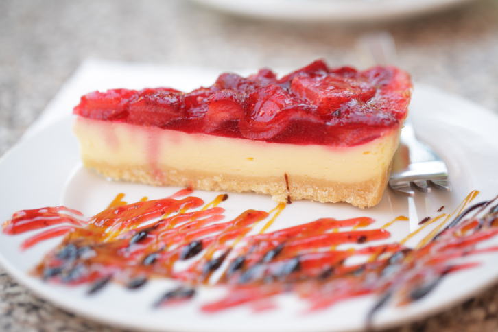 Come si fa la cheesecake alle fragole fredda con la ricetta senza cottura