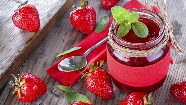 Marmellata di fragole: la ricetta facile e golosa con il Bimby