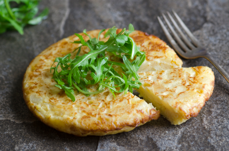 Come si fa la frittata di patate con la ricetta veloce