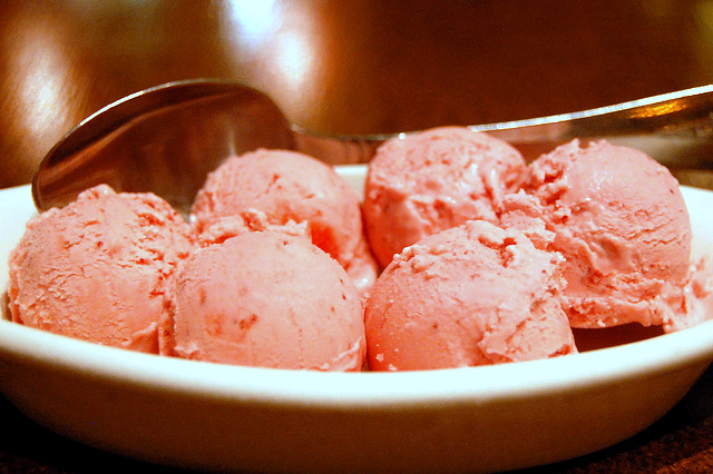 Come preparare il gelato alla fragola con il Bimby