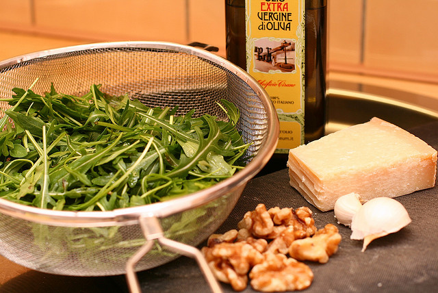Il pesto di rucola e noci con la ricetta Bimby