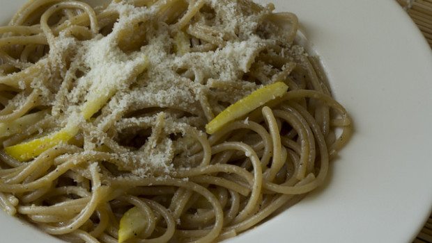 Gli spaghetti al limone da preparare con la ricetta semplice