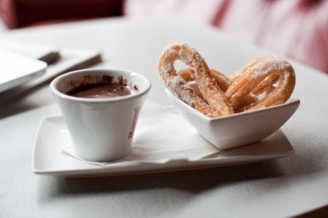 Churros con salsa di cioccolato di Nigella Lawson: la ricetta