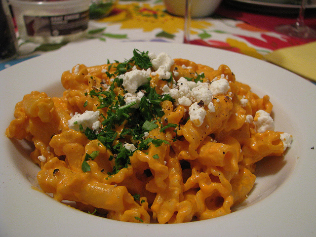 La pasta peperoni e panna con la ricetta per il Bimby