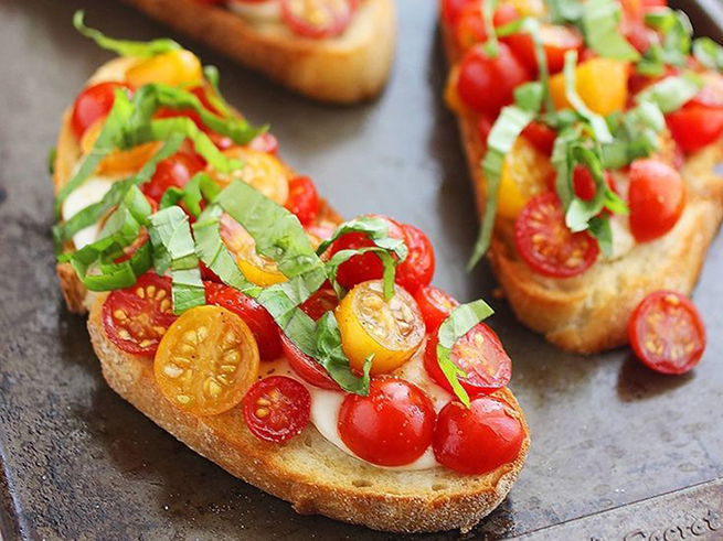 Come fare le bruschette al pomodoro in 5 ricette sfiziose