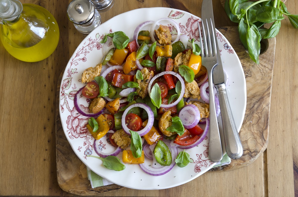 Come fare la panzanella con la ricetta toscana