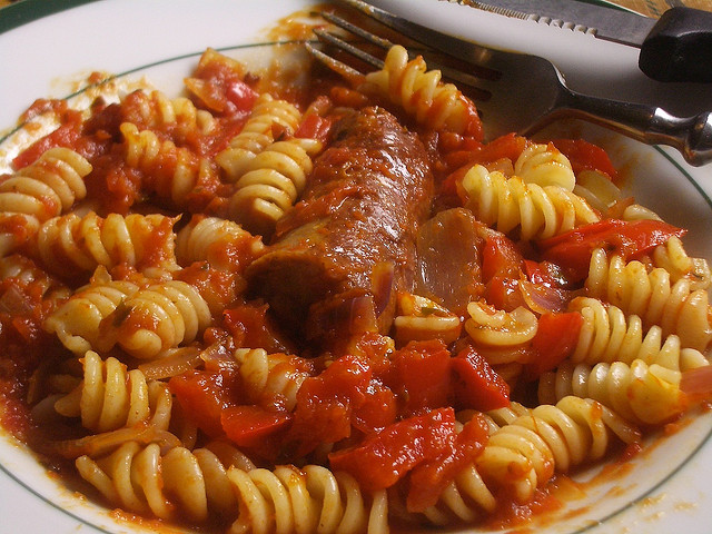 La pasta ai peperoni e salsiccia con la ricetta per il Bimby