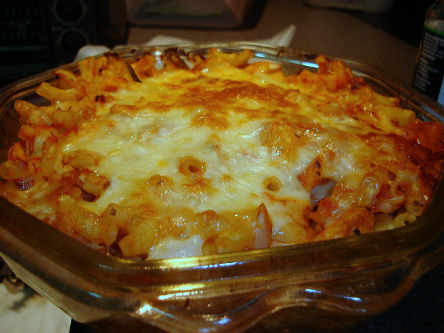 La pasta al forno con melanzane e besciamella per il pranzo della domenica