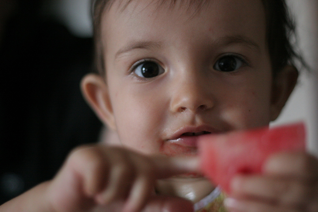 L’anguria ai bambini piccoli: quando è il momento giusto?