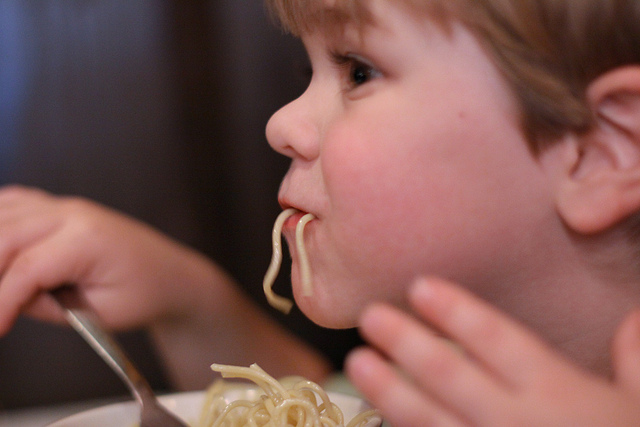 I formati di pasta adatti ai bambini per mangiare divertendosi