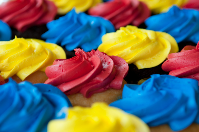 Come preparare i cupcake con la panna montata colorata