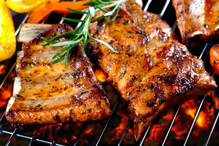 Le migliori salse speziate per carne da usare nei barbecue estivi