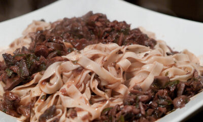 pasta funghi salsiccia sugo primo appagante