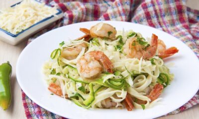 pasta con gamberi, pomodorini e zucchine