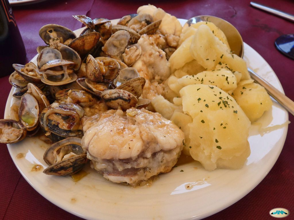 Le patate con le vongole nella ricetta spagnola originale