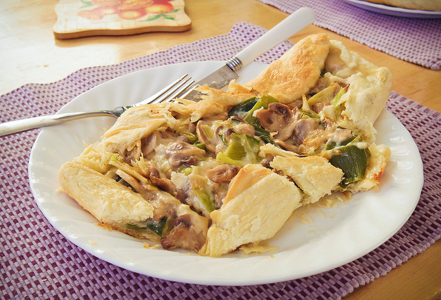 Lo strudel ai funghi e ricotta con la ricetta facile