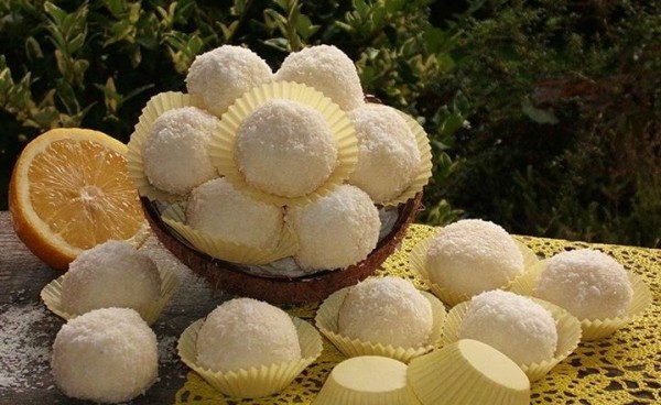 Tartufi cocco e limone: la ricetta di Cotto e Mangiato