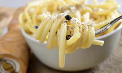 bucatini cacio e pepe