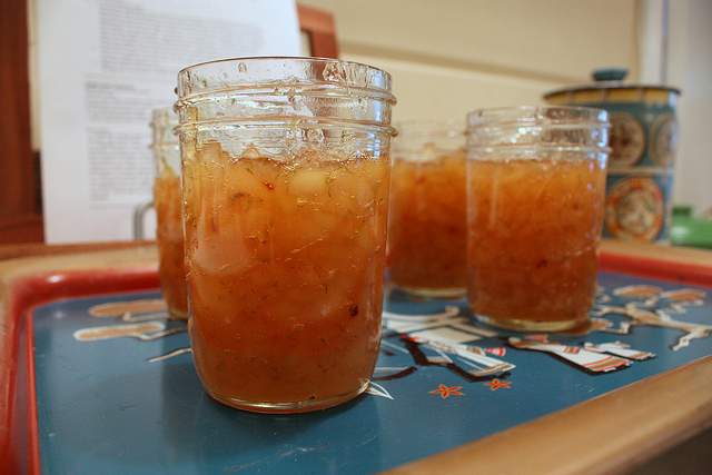 La marmellata di pere e zenzero fresco con la ricetta semplice