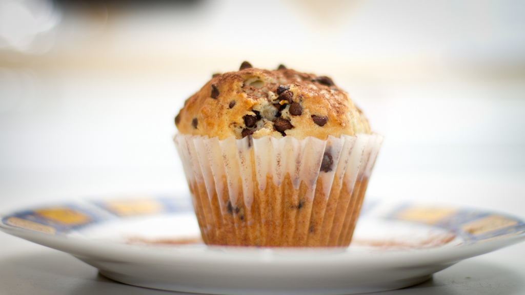 I muffin con le gocce di cioccolato nella ricetta senza latte