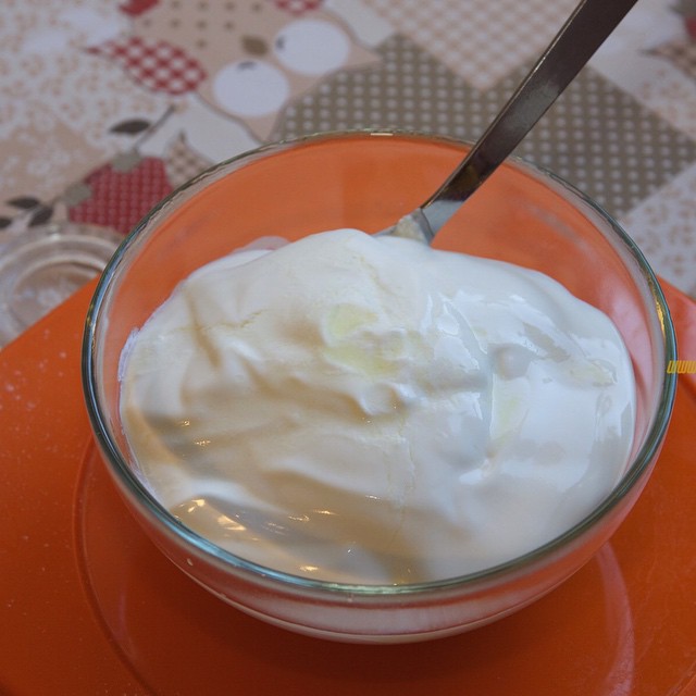 La panna acida con la ricetta da fare in casa